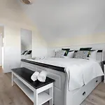 Hafenliebe- Sauna, Steg, Hafenblick, Kamin, Terrasse Ferienhaus