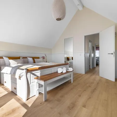 Hafenliebe- Sauna, Steg, Hafenblick, Kamin, Terrasse Olpenitz